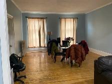 Spacious 2 bedroom- 1 bath apt - Photo 2