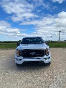 2022 Ford F-150 XLT SuperCrew - Photo 2