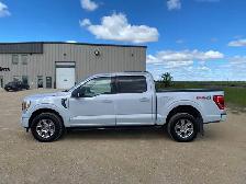 2022 Ford F-150 XLT SuperCrew - Photo 8