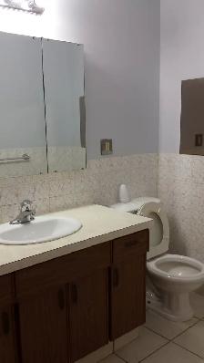 5 Bedrooms Half Duplex for rent - Photo 7