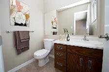 S/M/L DOG? HUGE 3 Bed 1.5 Bath. TALL DOUBLE GARAGE. Mill Woods - Photo 7