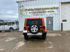 2011 Jeep WRANGLER UNLIMITED 4WD Sahara | No Accident | One Owne - Photo 6