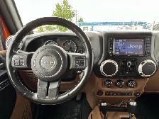 2011 Jeep WRANGLER UNLIMITED 4WD Sahara | No Accident | One Owne - Photo 11