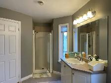 4-Bedroom Semi-detached House in Clayton Park Available August 1 - Photo 10