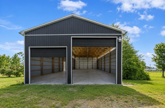 9-Acre Storage, Land & Horse Facility Rental – Niagara Falls