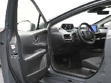 2025 Toyota Prius SE PLUG-IN HYBRID FUEL SIPPING AND STYLISH! - Photo 18