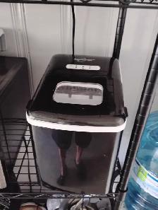 Cool atron ice machine like new