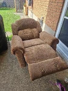 Recliner Chair - Photo 3