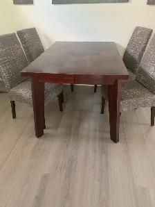 Dining Room Table w/Chairs
