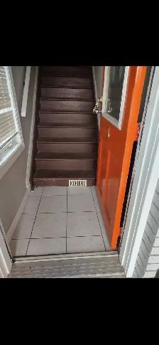 Stoney Creek 2  Bed 1.5 Bath 2 Storey APT ALL INCLUSIVE - Photo 4