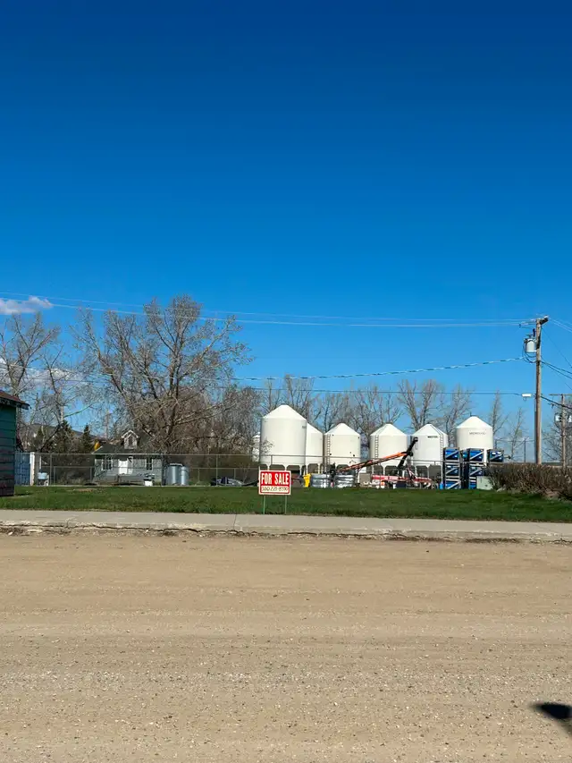 Commercial Lot in Tugaske SK