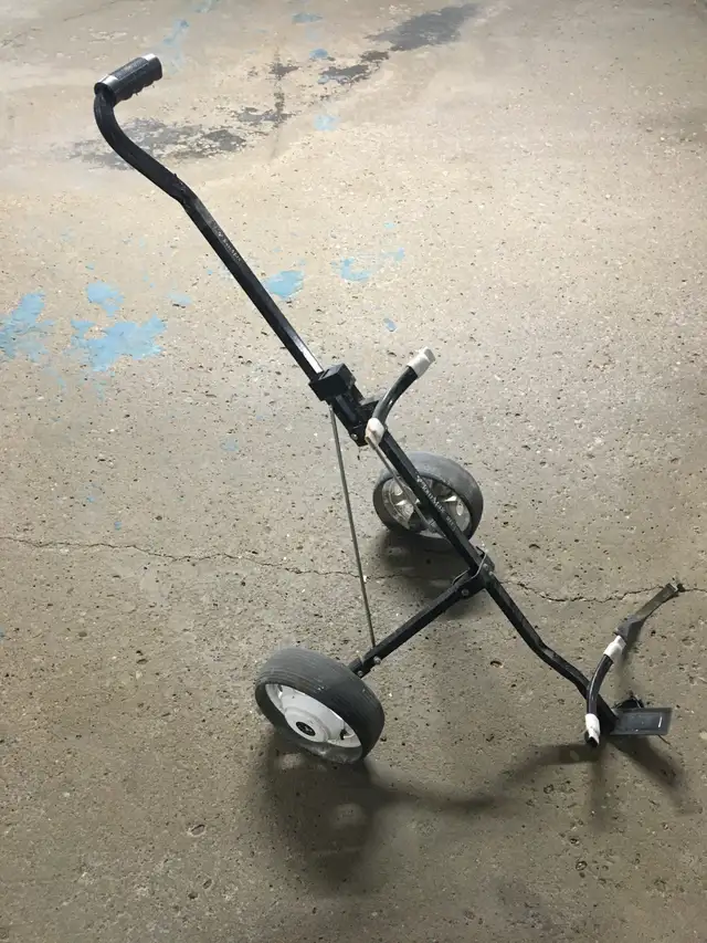 Golf pull cart, FREE w/ golf bag 2 clubs