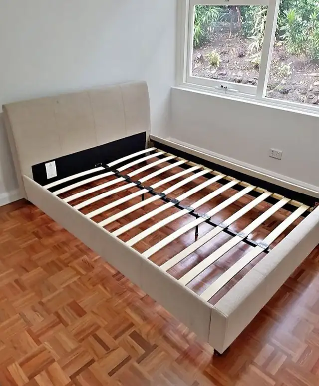 TORONTO BEDS!brand new bed frames same day delivery