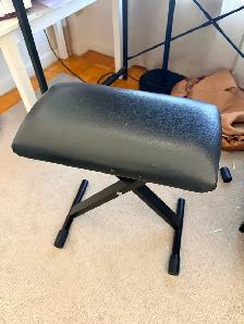 Electronic keyboard player with stand and bench. Full 88 keys. - Photo 2