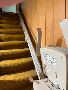 Stair lift - Photo 3