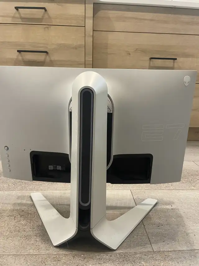 27in 240hz Alienware Gaming Monitor   Logitech Gpro  Wireless Mo