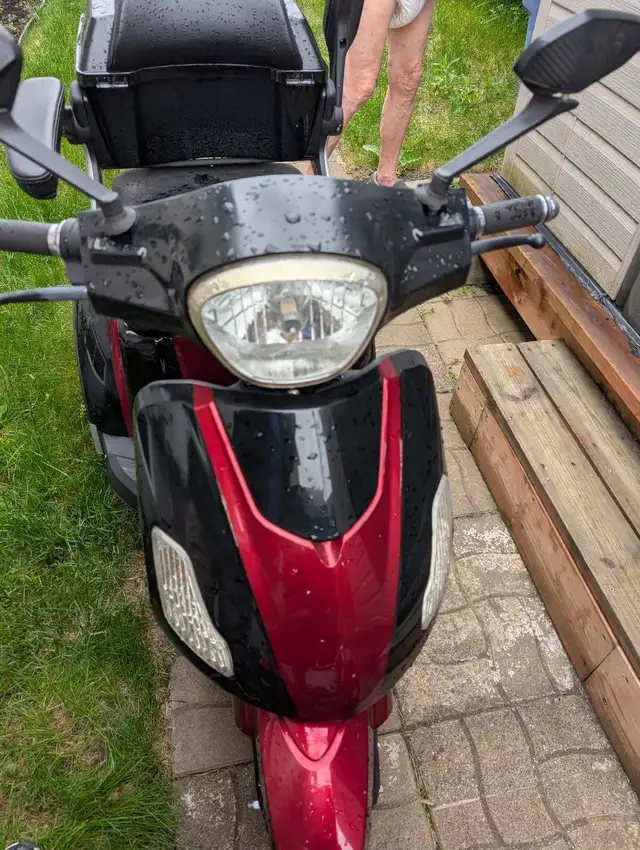 2 Triporteurs à vendre en très bonne condition et bien équipés.
