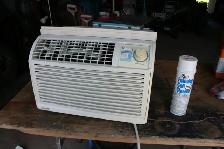 Air climatisé conditionné (Clim) fonctionne bienLivraison possib
