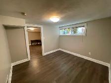 Renovated Large 1 Bedroom Basement Apartment Separate Entrance - Photo 3