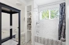 2253sqft 3bdrm bungalow situated on a 0.5acre riverfront lot! - Photo 8