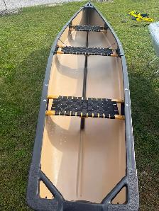 Old town discovery 15ft canoe 3 seater square stern like new