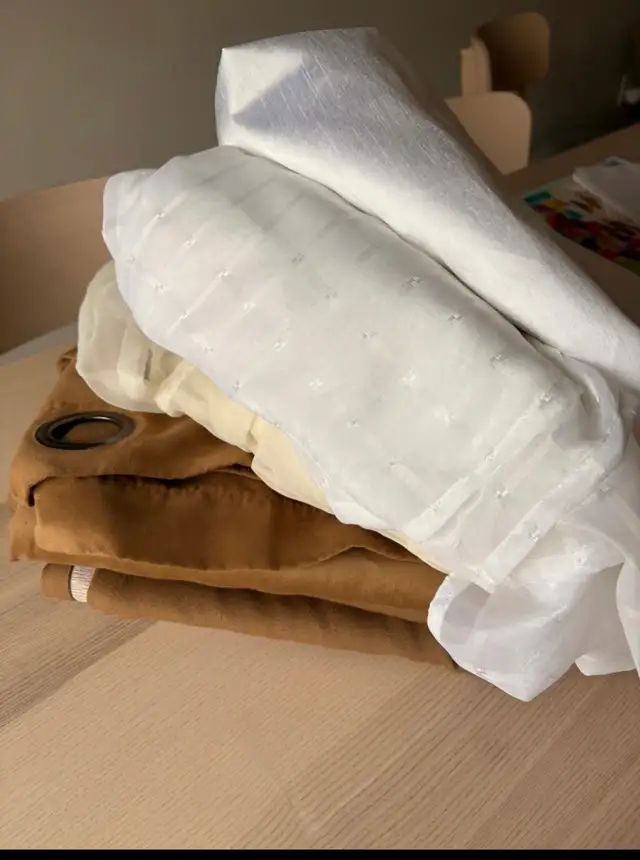 Assorted curtains & sheers