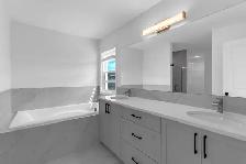 3 storey loft, turnkey, mountain views, developed basement, - Photo 7