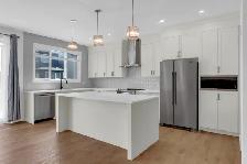 3 storey loft, turnkey, mountain views, developed basement, - Photo 8