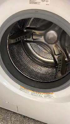 27" LG Ultra Capacity Washer&Dryer Set - Photo 4