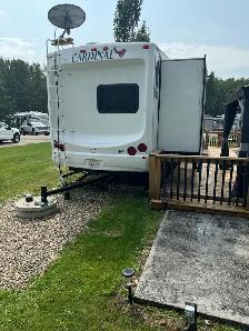 cardinal 36foot 5th wheel - Photo 2