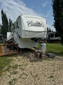 cardinal 36foot 5th wheel - Photo 3