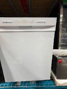 Midea 24' Front Control Dishwasher (MDF24P2BWW)