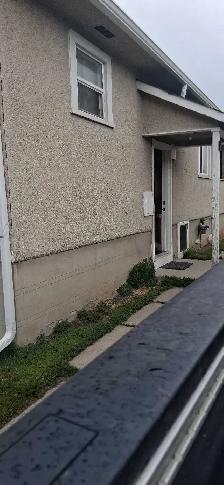 Beautiful, Quiet, Bachelor Suite - $1000 EVERYTHING INCLUDED!