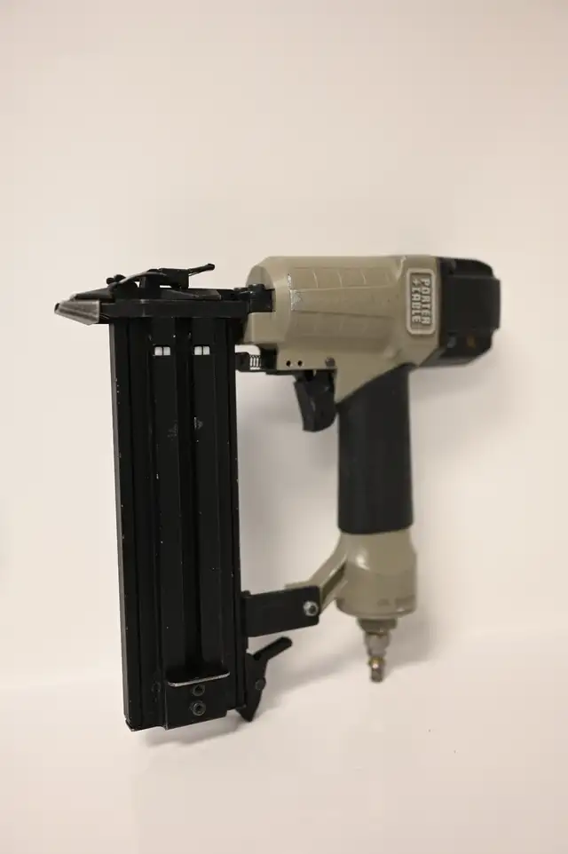 Brad Nailer Porter Cable 18 Gauge Used in working condition
