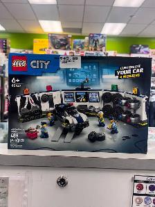 Lego City Custom Police Car Garage 60457 - BRAND NEW