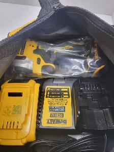 Dewalt DCF850P1 1/4' Impact Driver Kit - Photo 4