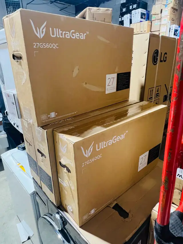 LG UltraGear 27' Curved QHD Gaming Monitor