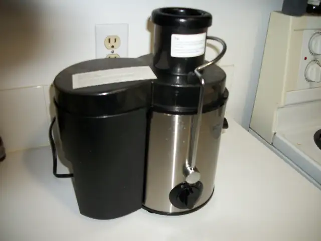 Juicer (for fruit and vegies) Fohere brand