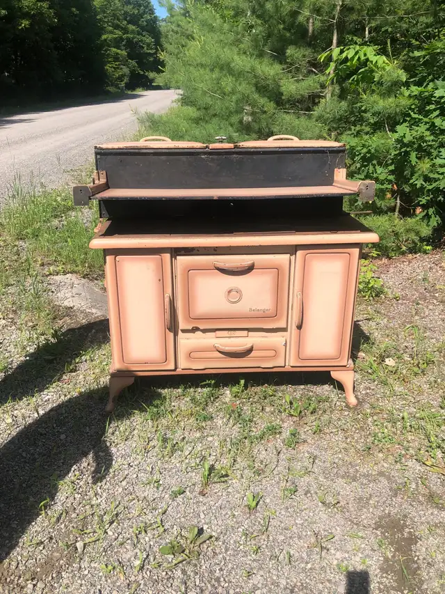 poêle à bois Belanger en fonte