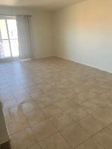 Bathurst/Finch – 1 Bedroom Apt  w/Parking Avail August 1st - Photo 6