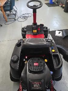 toro 42' zero turn with bagger! - Photo 3
