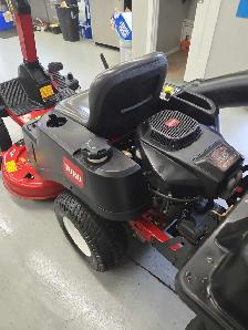 toro 42' zero turn with bagger! - Photo 4