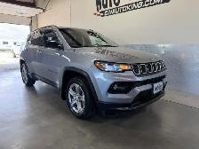 2023 Jeep Compass North / 4x4 / Low Mb. Kms / Warranty - Photo 2