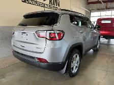 2023 Jeep Compass North / 4x4 / Low Mb. Kms / Warranty - Photo 3