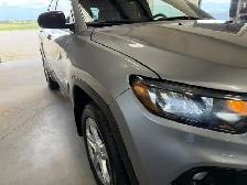 2023 Jeep Compass North / 4x4 / Low Mb. Kms / Warranty - Photo 26