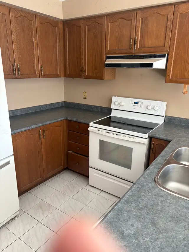 Refrigerator & Stove for Sale (in good condition)