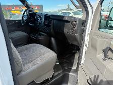 2017 GMC SAVANA 2500 - Photo 5