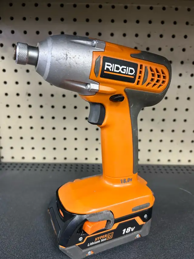 Ridgid R842301 18V Impact Drill Kit