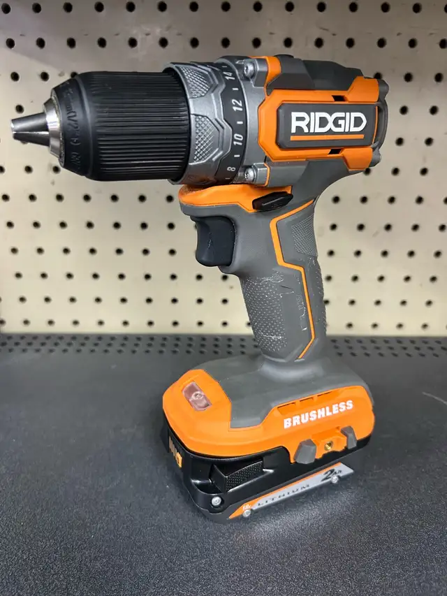 Ridgid R8701 1/2" Brushless Drill Kit