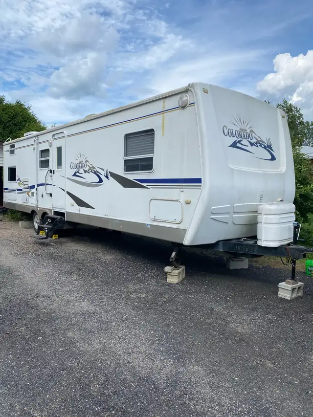 2003 Colorado Dutchmen 31BH